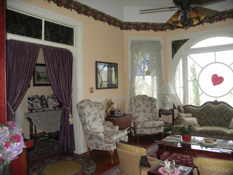 Robin'S Nest Bed & Breakfast San Andreas Exterior photo