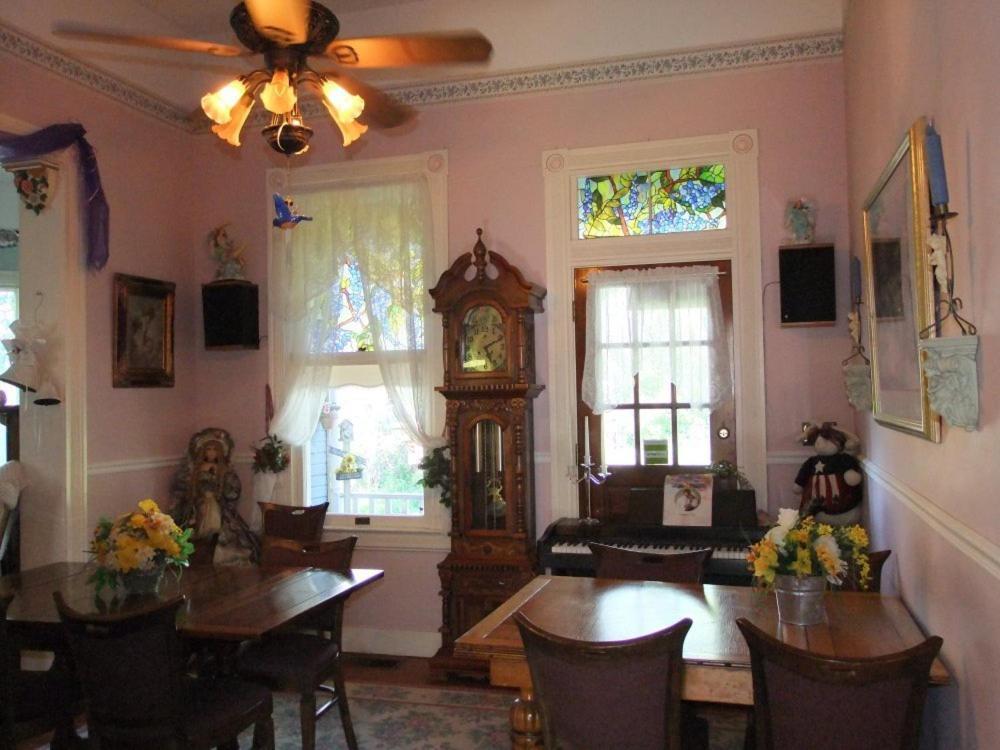Robin'S Nest Bed & Breakfast San Andreas Exterior photo