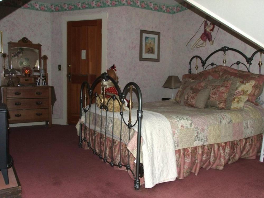 Robin'S Nest Bed & Breakfast San Andreas Room photo