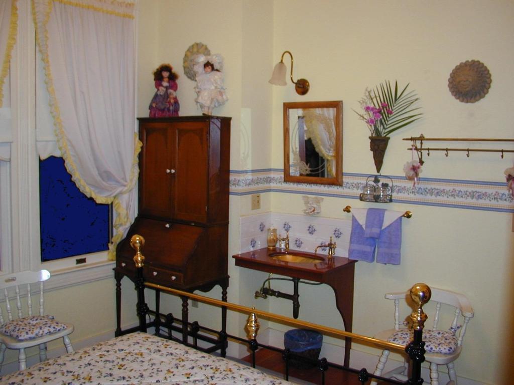Robin'S Nest Bed & Breakfast San Andreas Room photo