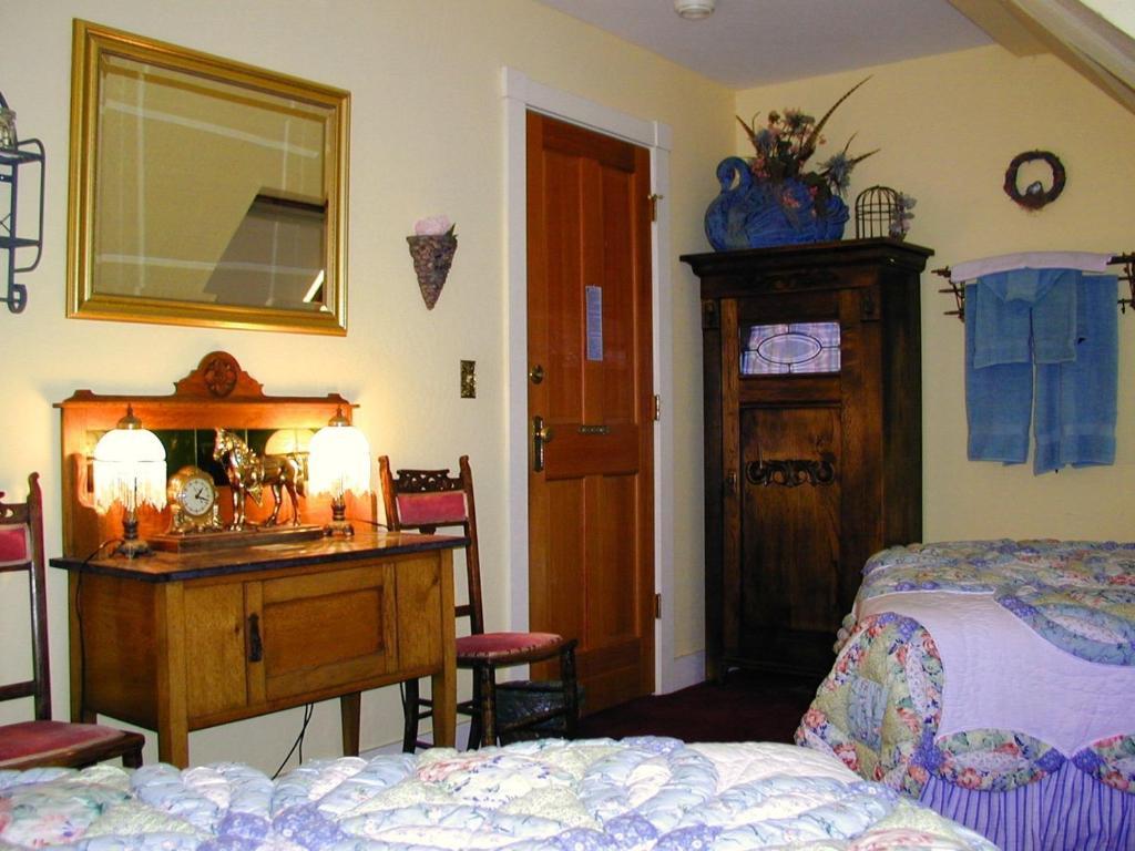 Robin'S Nest Bed & Breakfast San Andreas Room photo