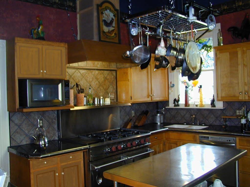 Robin'S Nest Bed & Breakfast San Andreas Exterior photo